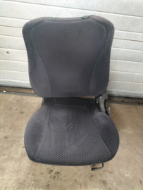 Bestuurdersstoel Nissan 100NX B13 87050-70Y13 (20241114) zonder hoofdsteun. Gebruikt.