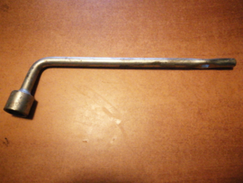 Wielmoersleutel Nissan 99545-50Y00 A32/ B13/ J30/ N14/  N15/ S13/ S14/ W10/ Y10 Gebruikt. Versie 2