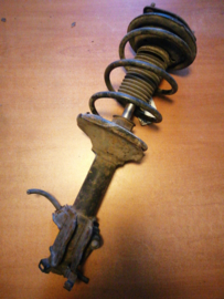 Veerpoot achteras links geel/wit Nissan Primera P10 55020-90J23 + 55303-72J26 Gebruikt.