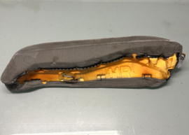 Hoekstuk achterbankrugleuning rechts Nissan Primera P10 88610-92J03 Gebruikt.