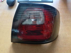 Taillight right outer Nissan Primera P11 - hatchback 26550-9F625 Little damage.