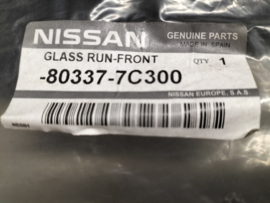 Glass run rubber-front door lower sash, rear Nissan Serena C23 80337-7C300 Original.