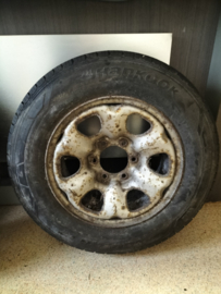 Stalen wiel 7J X 16 met Hankook Vantra LT band 205/75R16 110/108R 40300-0X801 (20251201) Gebruikt.