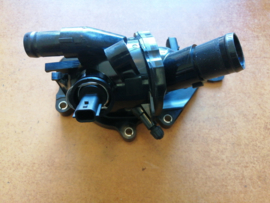 Thermostaathuis HR10DDT Nissan 11060-00Q2K F16/ K14 Nieuw.