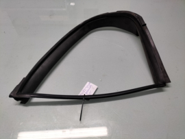 Weatherstrip-rear corner, left-hand Nissan Maxima A32 82273-40U00 (82272-40U00) Used part.