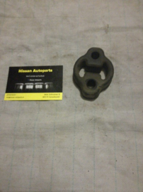 Uitlaatrubber Nissan 20650-01B01 B13/ C32 K10/ N14/ N14/ N15 T12/ T72 Gebruikt.