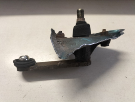 Ruitenwisserdraaipunt links Nissan Sunny N14 28860-50C00 Gebruikt. Met plaatwerk.