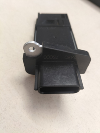 Luchtmassameter Nissan 22680-7S000 CK12/ D22/ D22SS/ E11/ F15/ J10/ K12/ K13/ M20M/ R35/ R51/ T30/ T31/ Y62/ Z12/ Z33/ Z34/  Z50/ Z51 Origineel.
