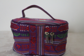 Leuke maak up of  opberg tasje oval vorm