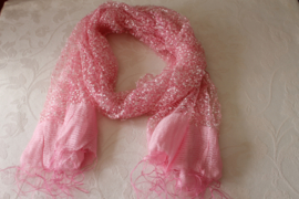 Oude roze, doorzichtige zijden sjaal