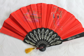 Mooie rode handwaaier