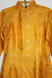 Handgemaakte Zijden Áo Dài – Keizerlijk Oranje met Bamboe, Bloesem & Koninklijk Zegel