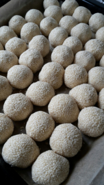 Sesam ballen (Banh cam).
