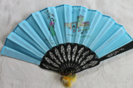 Licht blauw handwaaier