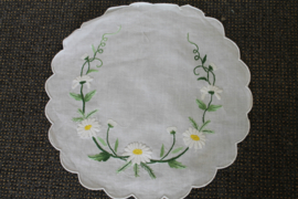 Vaas onderzetter 30 cm(D), 100% katoen, hand geborduurde