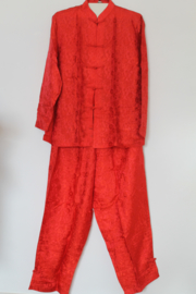 Luxe Zijden Lounge Set – Karmozijnrood met Verfijnde Bloemenprint