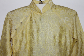 Handgemaakte Zijden Áo Dài – Zonnegeel met Bloemenprint & Witte Satijnen Broek