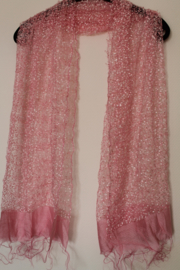 Oude roze, doorzichtige zijden sjaal