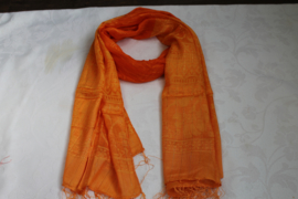 Oranje kleurige sjaal