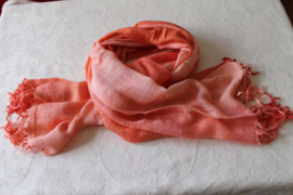 Carrot oranje naar licht oranje cashmere bannen sjaal