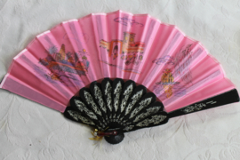 Mooie licht roze handwaaier