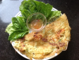 Vietnamese pannenkoek (Banh xeo).