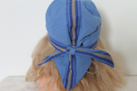 Blauwe brokaten muts of hoofddeksel