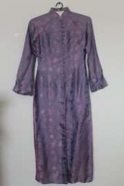 Vietnamese Traditionele Jurk (Áo Dài xe ta truoc) - Blauwe-paarse met Broek - DamesAO DAI 3 manh; paarse Vietnamese traditionele jurk drieparten voor vrouwen