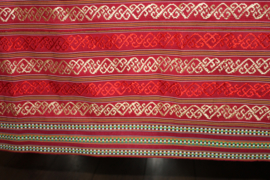 Handgeweven Tafelkleed – Rood Brokaat met Banen –Cham Etnisch Handwerk