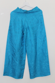 Handgemaakte Zijden Áo Dài Set (xe ta truoc) – Hemelblauw met Koninklijk Zegel & Bamboe