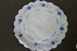 Vaas onderzetter 30 cm(D), 100% katoen, hand geborduurde