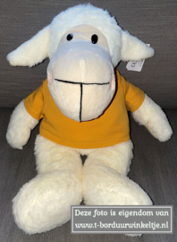 Knuffel Schaap wit met T-shirt geborduurd met naam