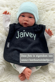 Slab Zwart geborduurd met naam