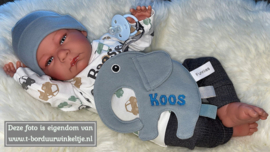 Kroeldoek Grey Blue met speenlus Ollie geborduurd met naam