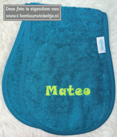 Schouder spuugdoek Lake Green geborduurd met naam