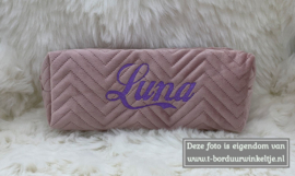 Roze Velvet Etui geborduurd met naam