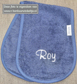 Schouder spuugdoek Silk Blue geborduurd met naam