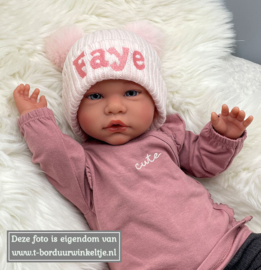 Gebreid mutsje blush 2-4 jaar geborduurd met naam