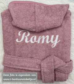 Badjas Sandstone Pink 1-2 jaar geborduurd met naam