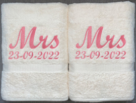 Handdoeken 50X100 CM geborduurd met Mrs & Mrs