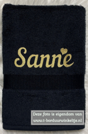Handdoek Zwart geborduurd met naam