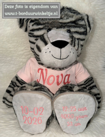 Sole Mates Tijger met naam op shirt & datum op voetjes