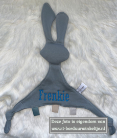 Kroeldoek Snoes Grey Blue geborduurd met naam