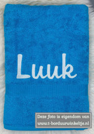 Douchelaken Turquoise geborduurd met naam