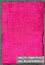 Handdoek Fuchsia geborduurd met naam