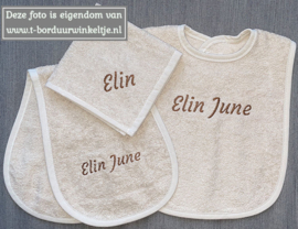 Slab, Schouderspuugdoek & Monddoek Cream geborduurd met naam