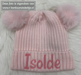 Gebreid mutsje blush 0-6 maanden geborduurd met naam