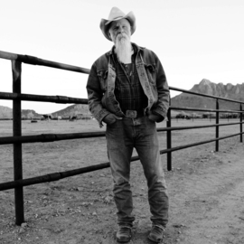 Seasick Steve - Keepin' the horse between me and the ground