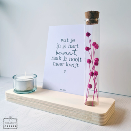 Memory Shelf met Droogbloemen een kaarsje en een kaartje | Wat je in je hart bewaart, raak je nooit meer kwijt