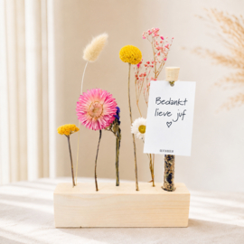 Bloemenstandaard met droogbloemen en bloemzaadjes – bedankt juf